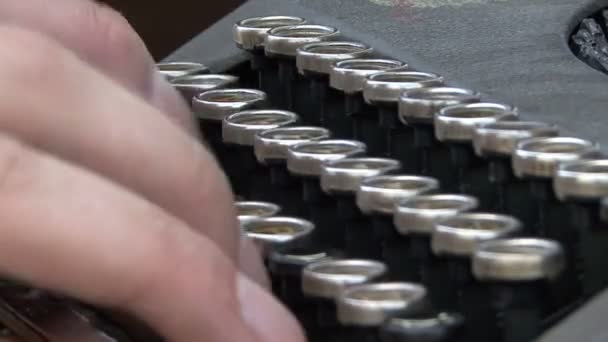 Work old typewriter — Stock Video