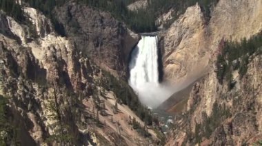 Yellowstone Ulusal Parkı. Şelale.