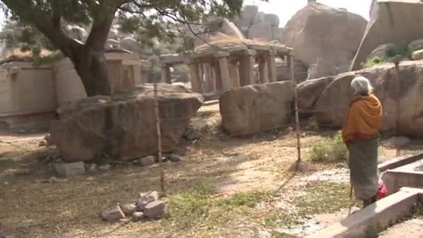 Индия Карнатака Хампи. Руины Виджаянагары — стоковое видео
