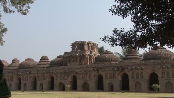 Indie Karnataka Hampi. Zřícenina Vijayanagara — Stock video