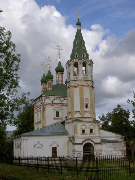 Провинциальная Россия. Церковь в Серпухове — стоковое фото