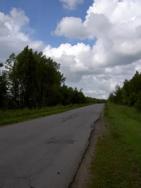 The road through the countryside — Stock Photo, Image