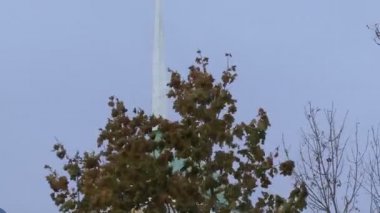 Sonbahar yaprak sonbaharda bir Ortodoks Manastırı