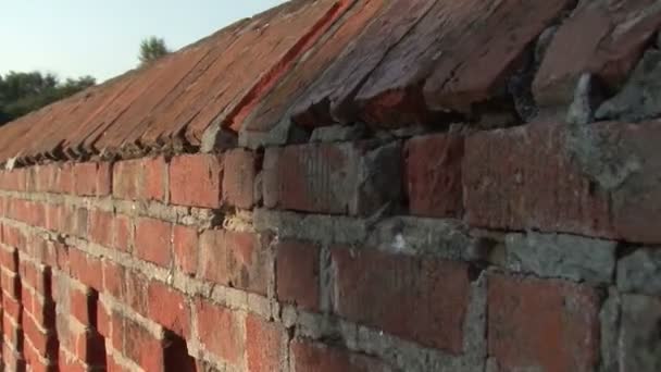 오래 된 요새 벽 — 비디오