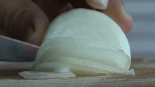 Lebensmittel - Zwiebeln schneiden, hd — Stockvideo