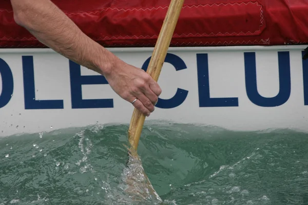 Outrigger Canoa Ação Mar — Fotografia de Stock