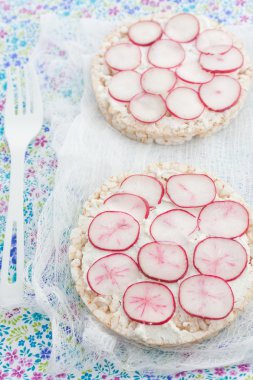 pirinç kek sandviç