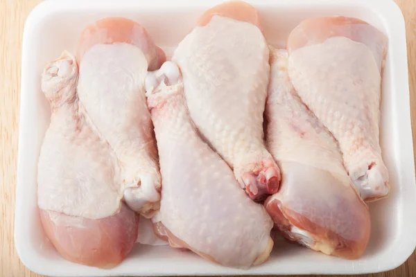 Uncooked chicken drumsticks — Stock Image Uncooked chicken drumsticks Stock Image