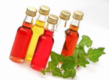 Meyve içki şişeleri