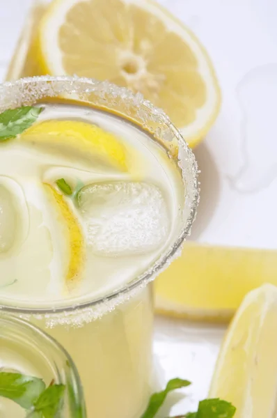 Primo piano limonata fredda — Foto Stock