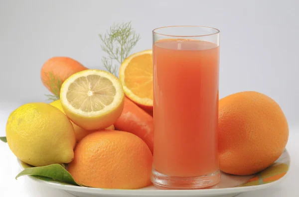 Vaso de jugo frío — Foto de Stock