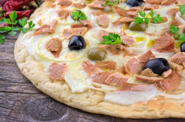 İtalyan pizza Mozzarella peyniri ile