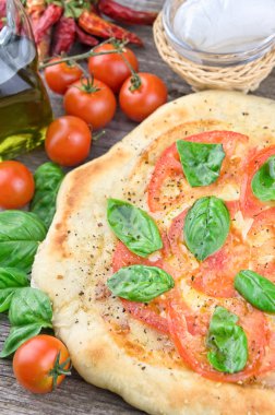 Rustik İtalyan pizza