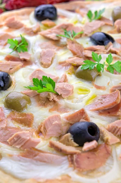 Italiensk pizza med mozzarella — Stockfoto