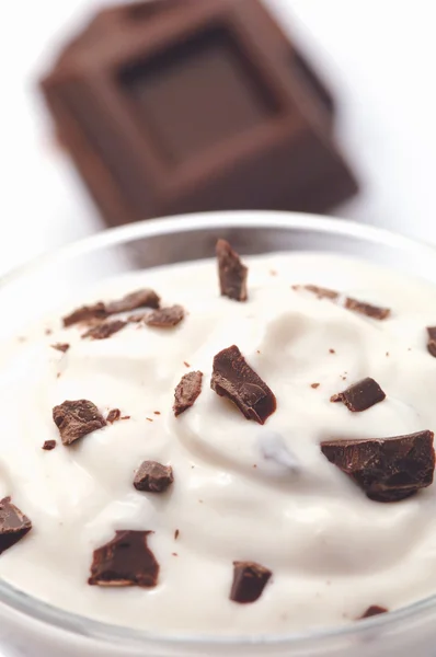 Stracciatella йогурту з шоколадною стружкою — стокове фото