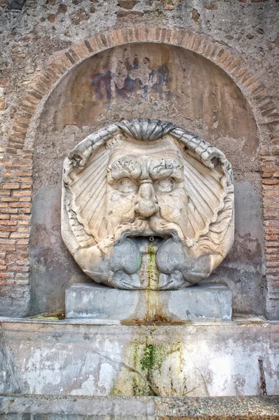 Fontanny maski Rzymie Aventino — Zdjęcie stockowe