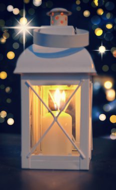 İçinde mum yanan ile Noel fener