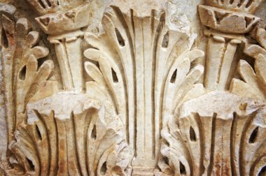 Güzel bir antik Roma sütun parçası
