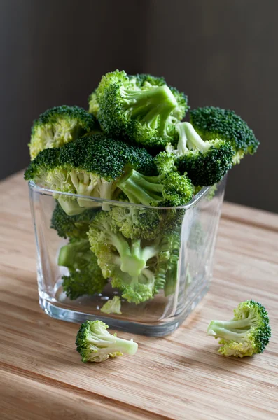 Brokoli hijau dalam mangkuk — Stok Foto