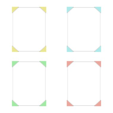 Dört beyaz boş kağıt