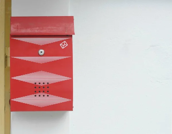 Close Red Post Box Oplocení Door Home — Stock fotografie