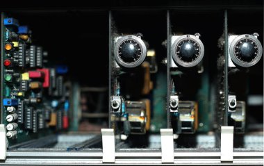 Telecine makinesinin geçmişteki değerini ayarlamak için bir değişken cildi.