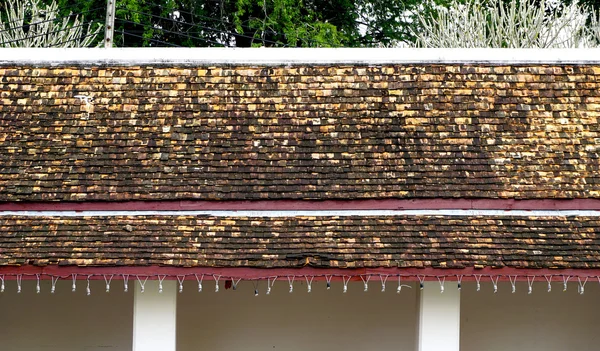 Укладка крыши коридора Храма — стоковое фото