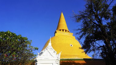 Prapathom chedi pagoda Tapınağı mavi gökyüzü ile 