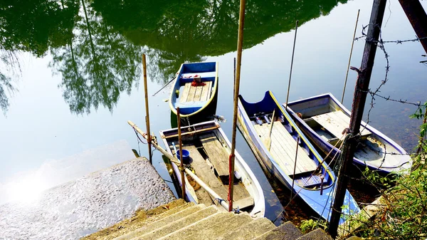 Barcos en el canal — Foto de Stock