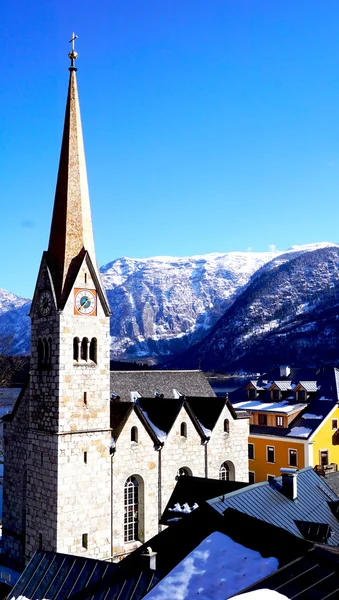 Hallstatt church with mountain view — Stock Photo, Image