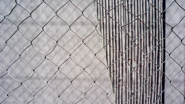 Textura de pared de hormigón con malla — Foto de Stock