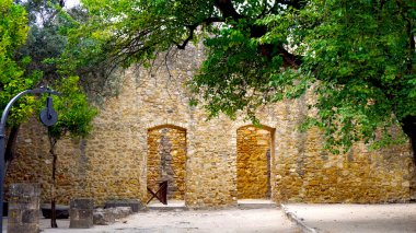 Çift kemer ve kale alanı