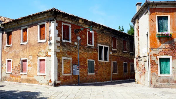 Arquitectura antigua edificio de ladrillo en Murano — Foto de Stock