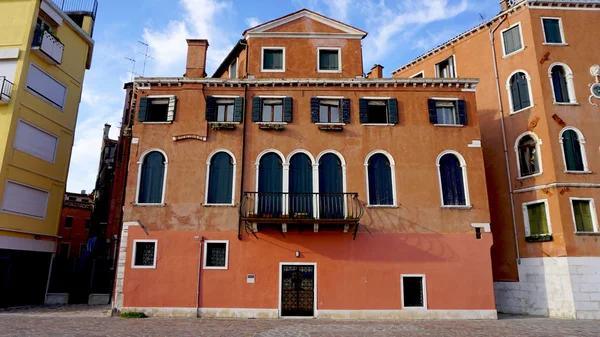 Front of ancient architecture — Stock Photo, Image