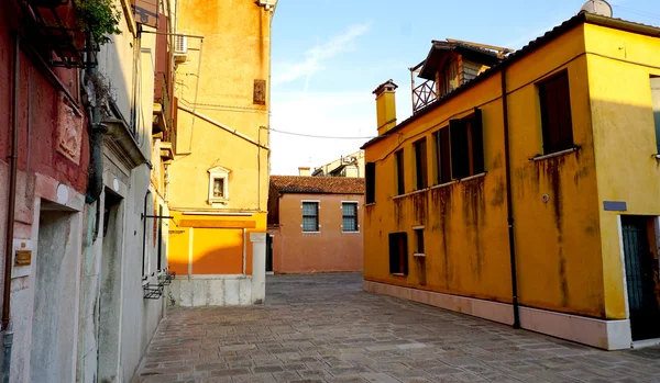 Alley of ancient architecture court — Stock Photo, Image