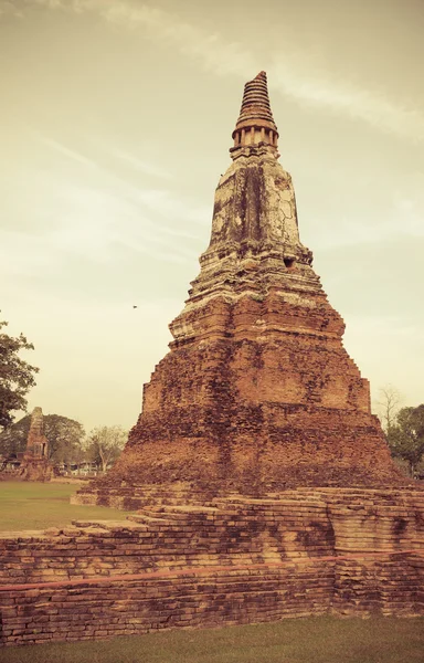 Schöner Tempel in Ayutthaya. Thailand. — Stockfoto