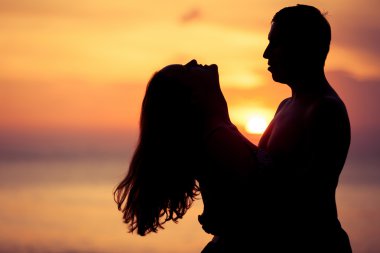 kaç aşk arka ışık siluet deniz günbatımı zamanı, tarih içinde