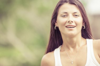 Güzel bir kızın portresi.