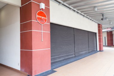 Güvenlik uyarı için binasında acil panik düğmesi