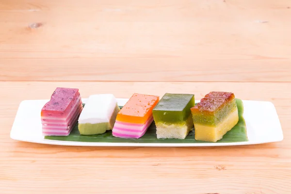 Malásia popular sortido sobremesa doce ou conhecido como kuih kueh — Fotografia de Stock