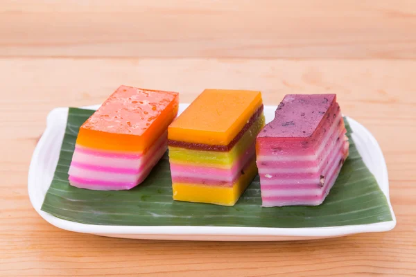 Malásia popular sortido kuih lapis doce sobremesa — Fotografia de Stock