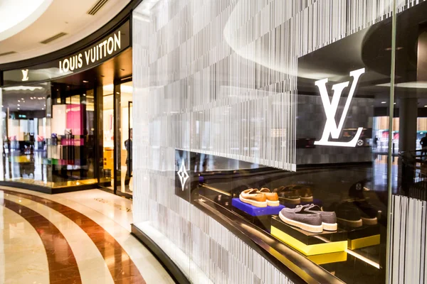 KUALA LUMPUR, MALAYSIA, May 20, 2016: A Louis Vuitton LV outlet — Stock fotografie