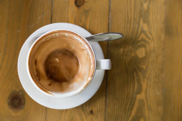 Taza vacía y platillo con mancha de café — Foto de Stock