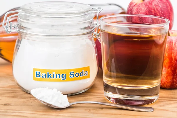 Cuka apel dan baking kombinasi soda untuk refluks asam — Stok Foto