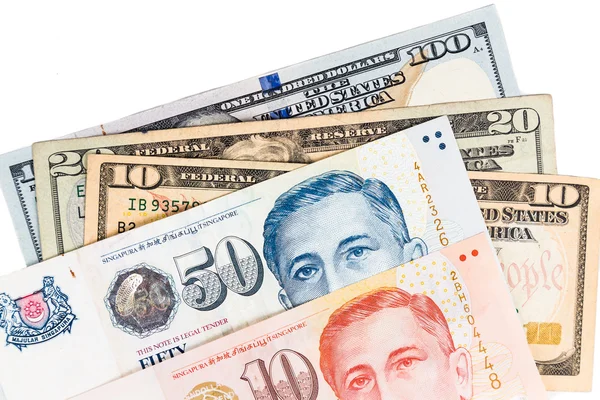 Primer plano de la moneda del dólar de Singapur frente al dólar estadounidense —  Fotos de Stock