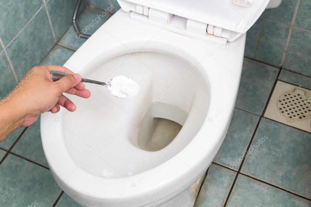 Bicarbonato di sodio usato per pulire e disinfettare bagno e wc ... Bicarbonato di sodio disinfettante