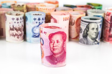Önünde toplanan para birimi notlar Çin Yuan Renminbi ile yığını