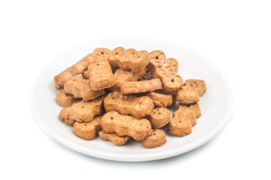 Yer fıstığı bisküvi beyaz izole plaka şeklinde