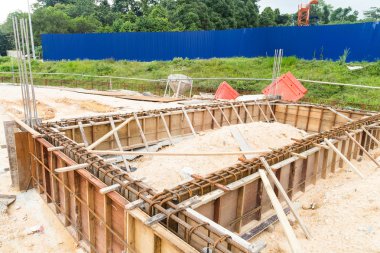 Vakfı, ayağı ve kiriş inşaat alanında inşa ediliyor