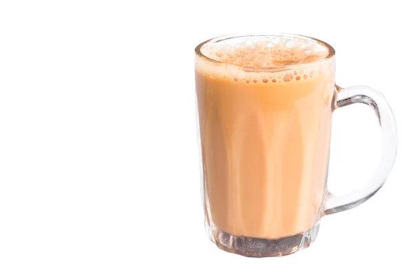 Teh dengan susu atau dikenal sebagai Teh Tarik di Malaysia — Stok Foto